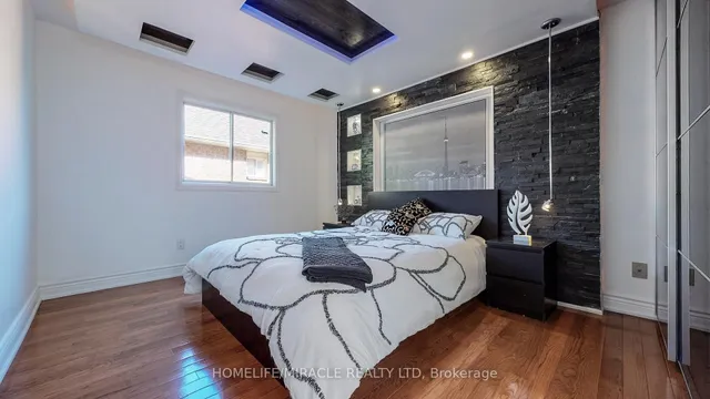 Additional image 17 of 24 Royal Rouge Tr