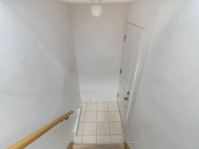 Additional image 5 of 2504 Post Rd Unit 20