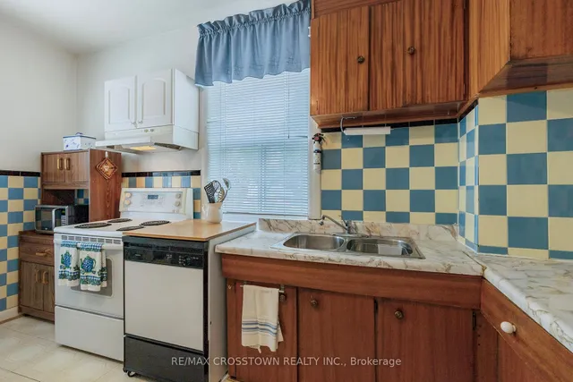 Additional image 17 of 35 Edith Ave