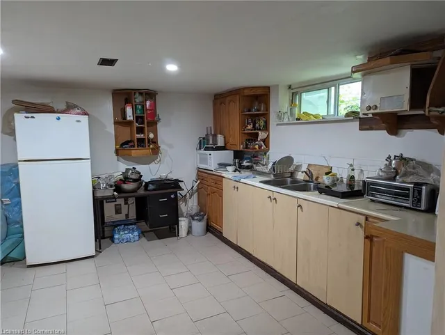 Additional image 27 of 108 Marlborough Ave