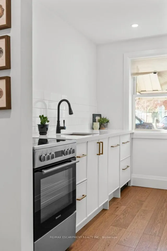 Additional image 22 of 137 Emerald St Unit 5