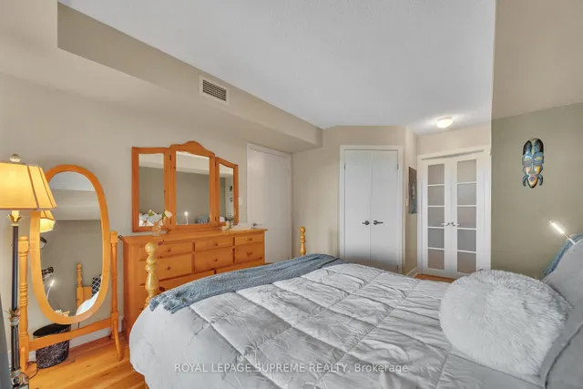 Additional image 19 of 550 Queens Quay Unit 416