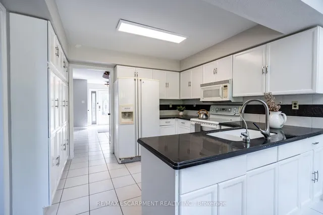 Additional image 13 of 1689 Kerns Rd