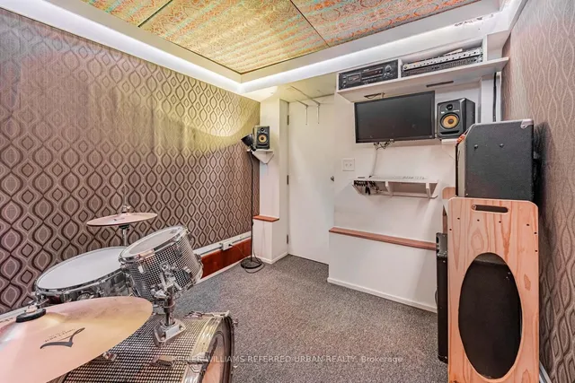 Additional image 40 of 257 Montrose Ave