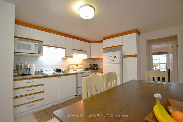 Additional image 5 of 4 Chandos Ave