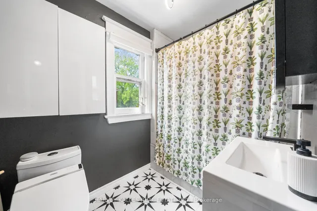 Additional image 24 of 105 South Oval