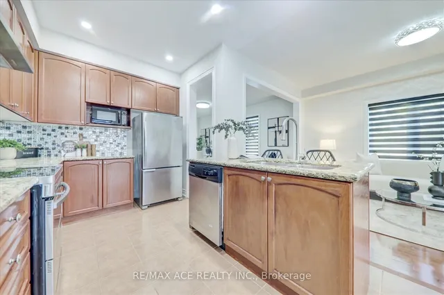 Additional image 20 of 1 Goldthread Terr