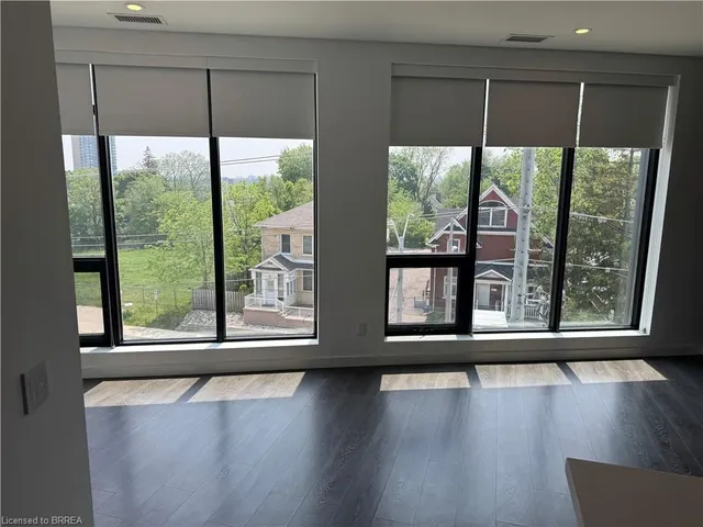 Additional image 7 of 690 King St Unit 406