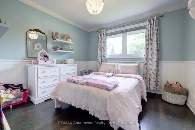 Additional image 32 of 1913 Steepbank Cres