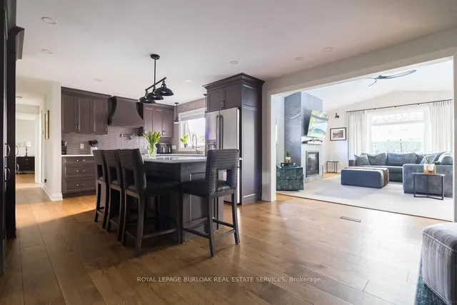 Additional image 12 of 17 Beverlyglen Dr