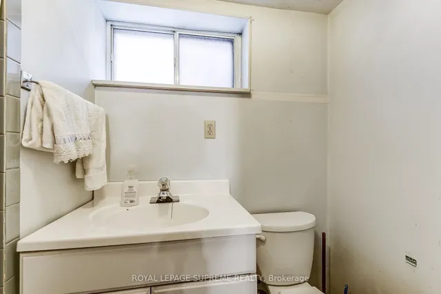 Additional image 33 of 66 Cartwright Ave