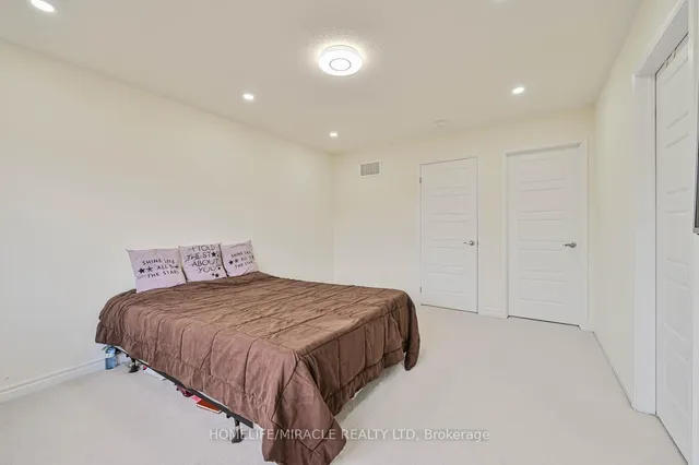 Additional image 28 of 896 Sumac Cres