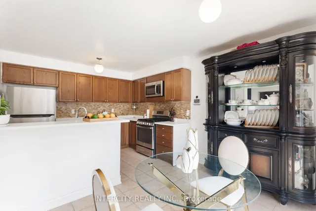 Additional image 15 of 18 Snowshoe Lane