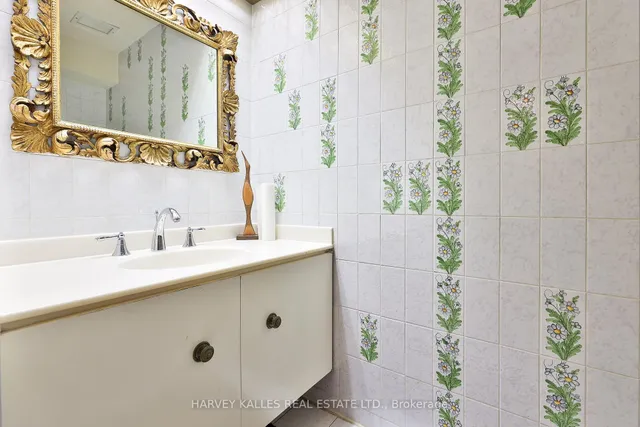 Additional image 33 of 24 Balding Crt