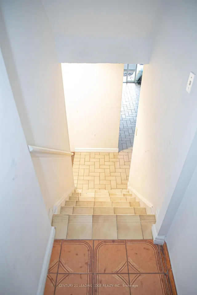 Additional image 23 of 7 Futura Dr