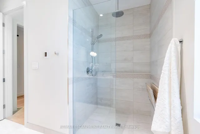 Additional image 25 of 114 Overdale Ave