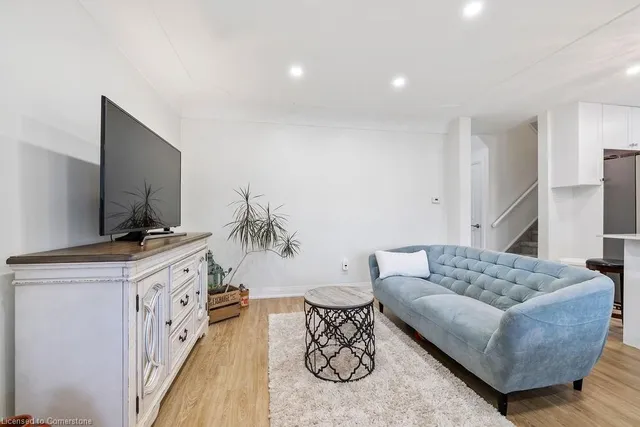 Additional image 20 of 60 Howe Ave