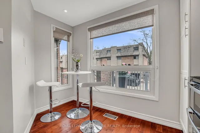 Additional image 10 of 22 Dutch Myrtle Way