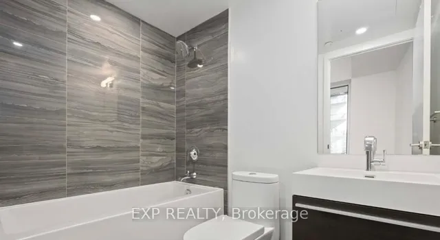 Additional image 8 of 39 Roehampton Ave Unit 306