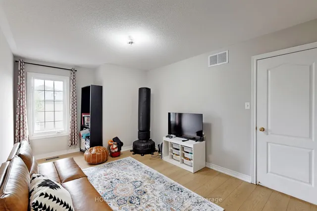 Additional image 31 of 467 Willmott Cres