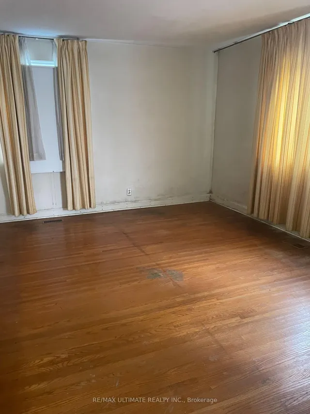 Additional image 10 of 11 Flamingo Cres