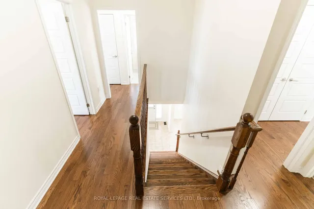 Additional image 26 of 974 Penson Cres