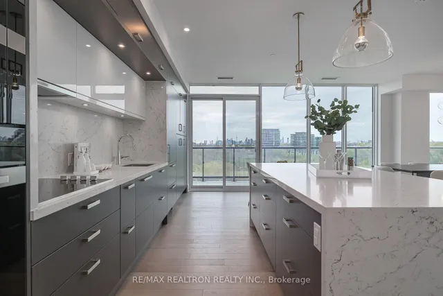 Additional image 13 of 10 Inn On The Park Dr Unit 710