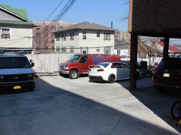 2267 Loring Pl N, Bronx, NY 10468