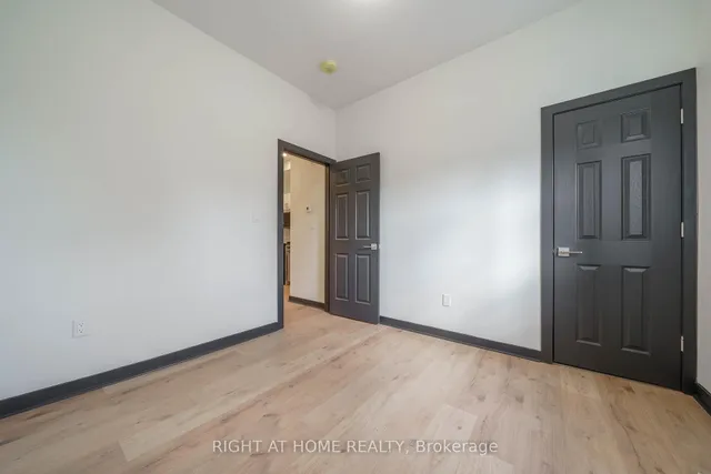 Additional image 40 of 32 Britannia Ave