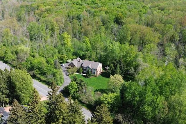 Additional image 2 of 712 Robson Rd