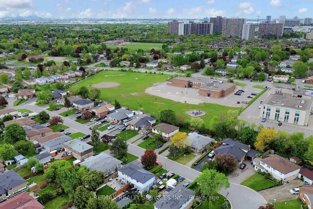 Additional image 49 of 53 Geneva Cres