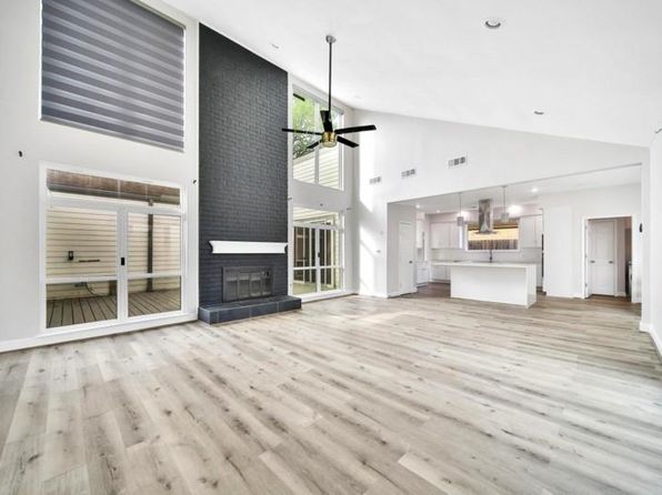 7607 Bankside Dr, Houston, TX 77071