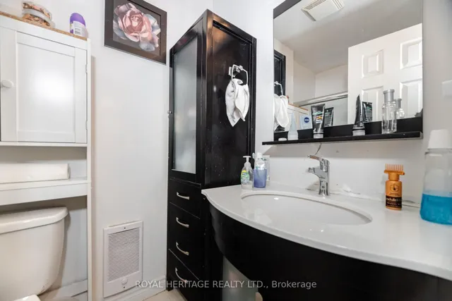 Additional image 11 of 1209 Queen St Unit 39