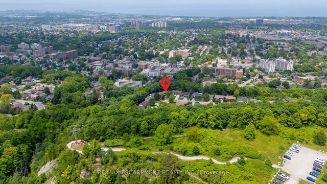 Additional image 48 of 13 LESLIE Dr