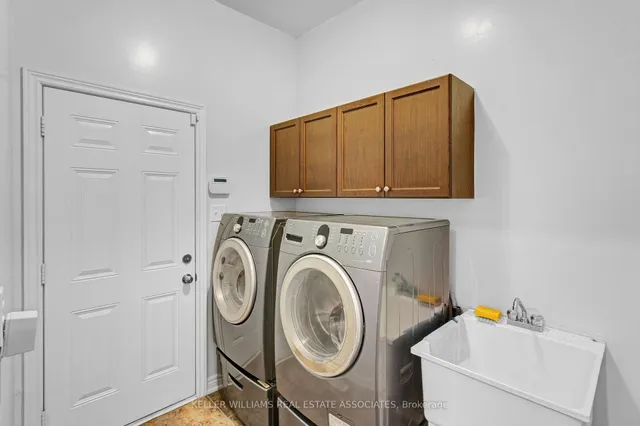 Additional image 35 of 51 Black Diamond Cres