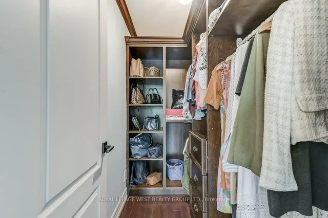 Additional image 21 of 41 Vancho Cres