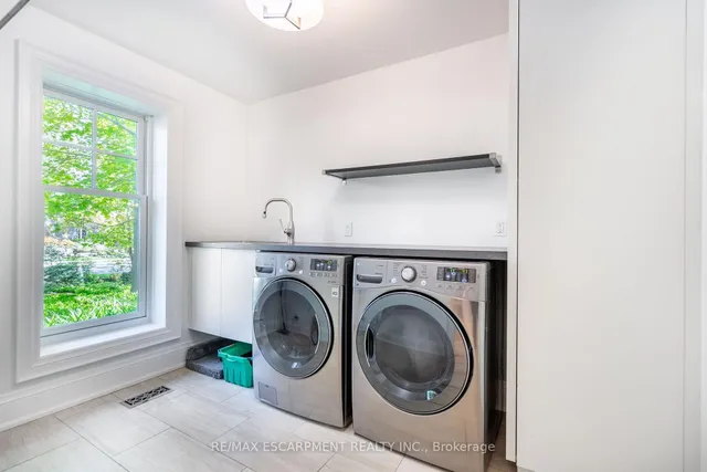 Additional image 20 of 3045 Lakeshore Rd