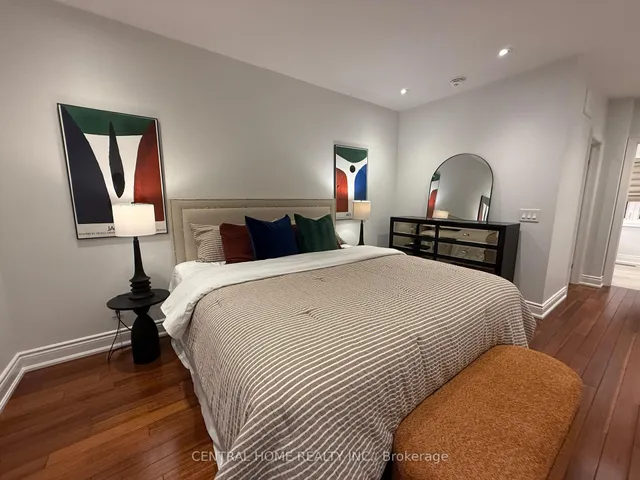 Additional image 17 of 298. Poyntz Ave