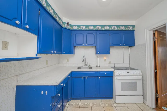 Additional image 16 of 39 Strathearne Ave