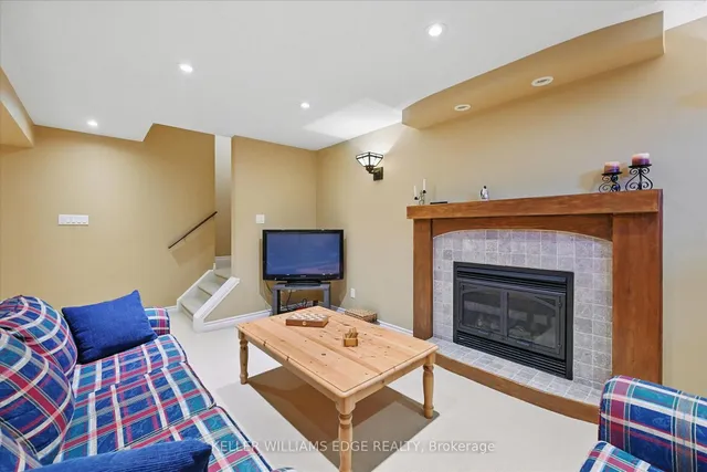 Additional image 36 of 2939 Darien Rd