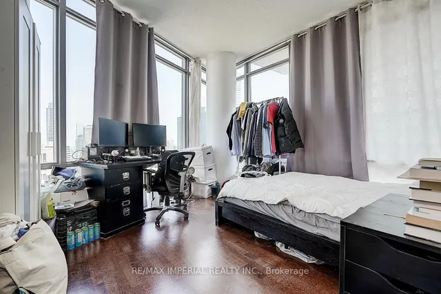 Additional image 27 of 832 Bay St Unit 3405