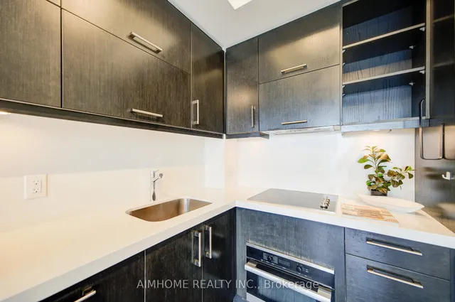 Additional image 20 of 1080 Bay St Unit 4704