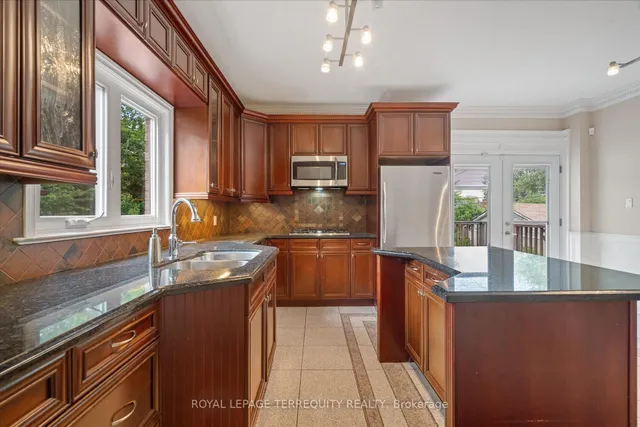 Additional image 11 of 384 Winnett Ave