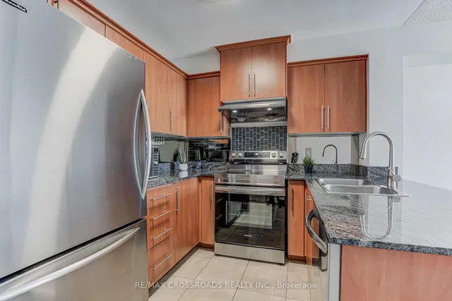 Additional image 9 of 8 Rosebank Dr Unit 11H