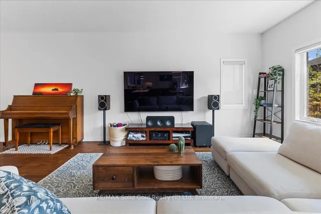 Additional image 9 of 604 Doonwoods Cres