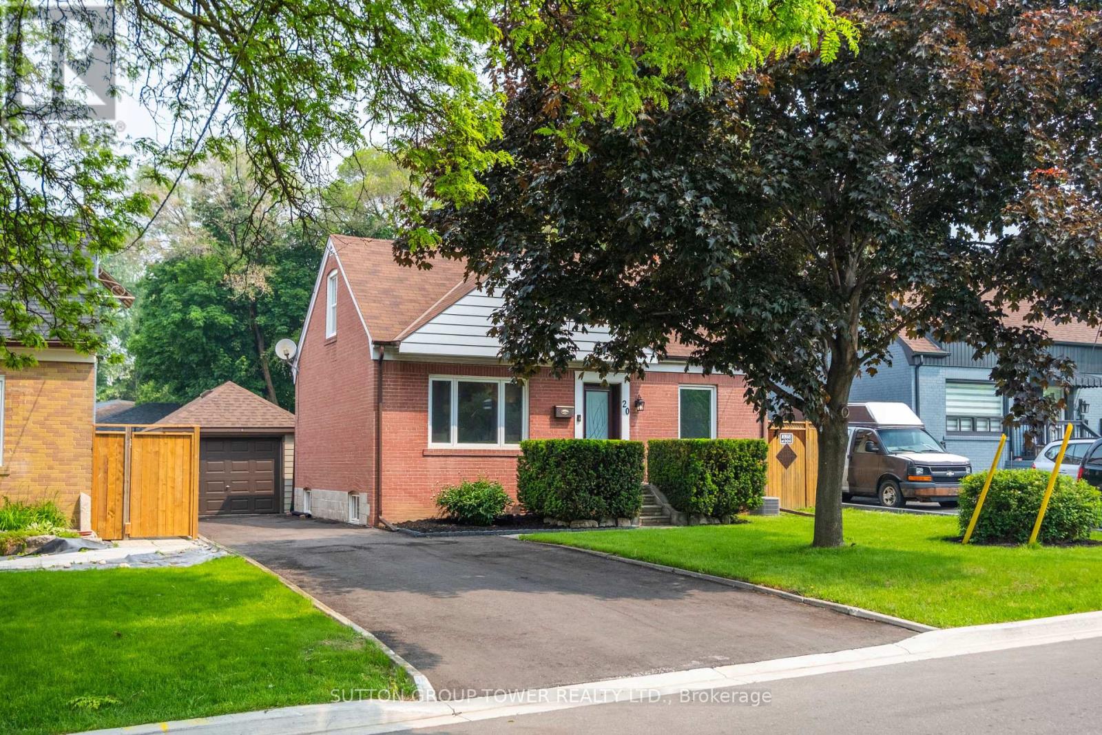 20 MAYALL AVENUE|Toronto (Downsview-Roding-CFB), Ontario M3L1E5