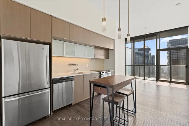 Additional image 6 of 110 Charles St Unit PH 4403