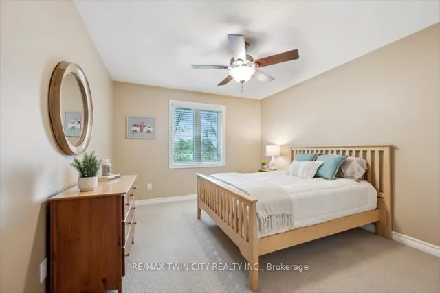 Additional image 17 of 572 Falconridge Cres