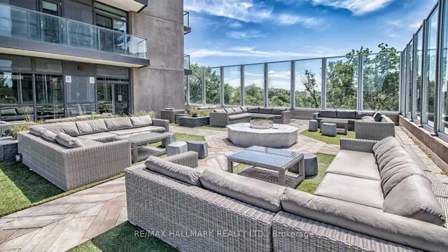 Additional image 23 of 36 Park Lawn Rd Unit 1909