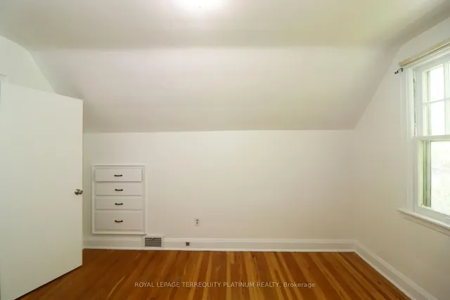 Additional image 15 of 98 Dalewood Ave